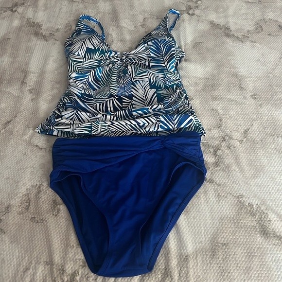 Bleu Rod Beattie Blue and White Bikini Set Top Size 6 Bottom Size 8 - Picture 5 of 8